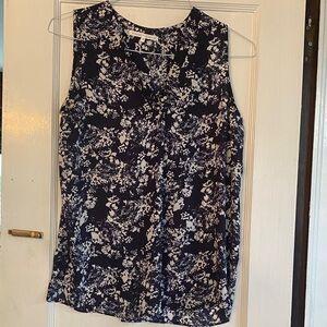 Violet + Claire Medium Navy/Cream Sleeveless Top 19"W x 26"L  100% Polyester